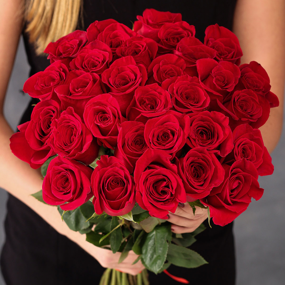 Красная роза Freedom: символ страсти и любви | КРАСРОЗЫ - доставка цветов  Красноярск