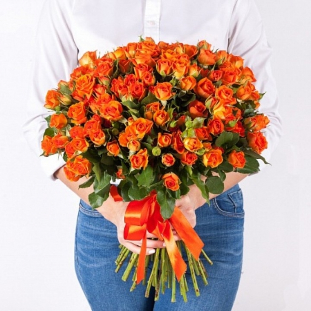 Оранжевая кустовая роза